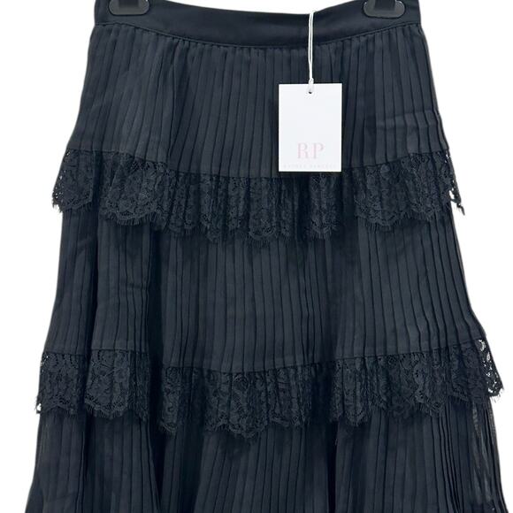NWT Rachel Parcell Tiered Pleated Skirt with Lace Trim In Black - Picture 3 of 7